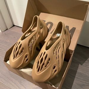 NEW Yeezy Foam Runner in color “ochre”, pristine condition. Sz 9 Men, 10.5 women